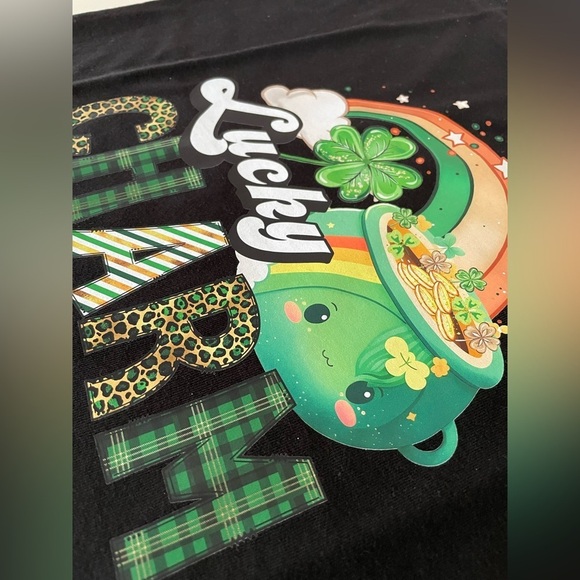 No Boundaries Custom St. Patrick’s Lucky Charm Pot of Gold Graphic Tee Juniors M - Picture 10 of 12